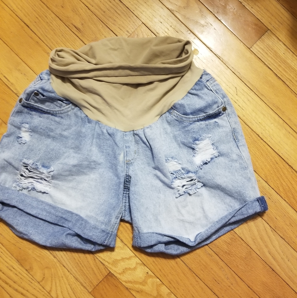 Maternity shorts size small